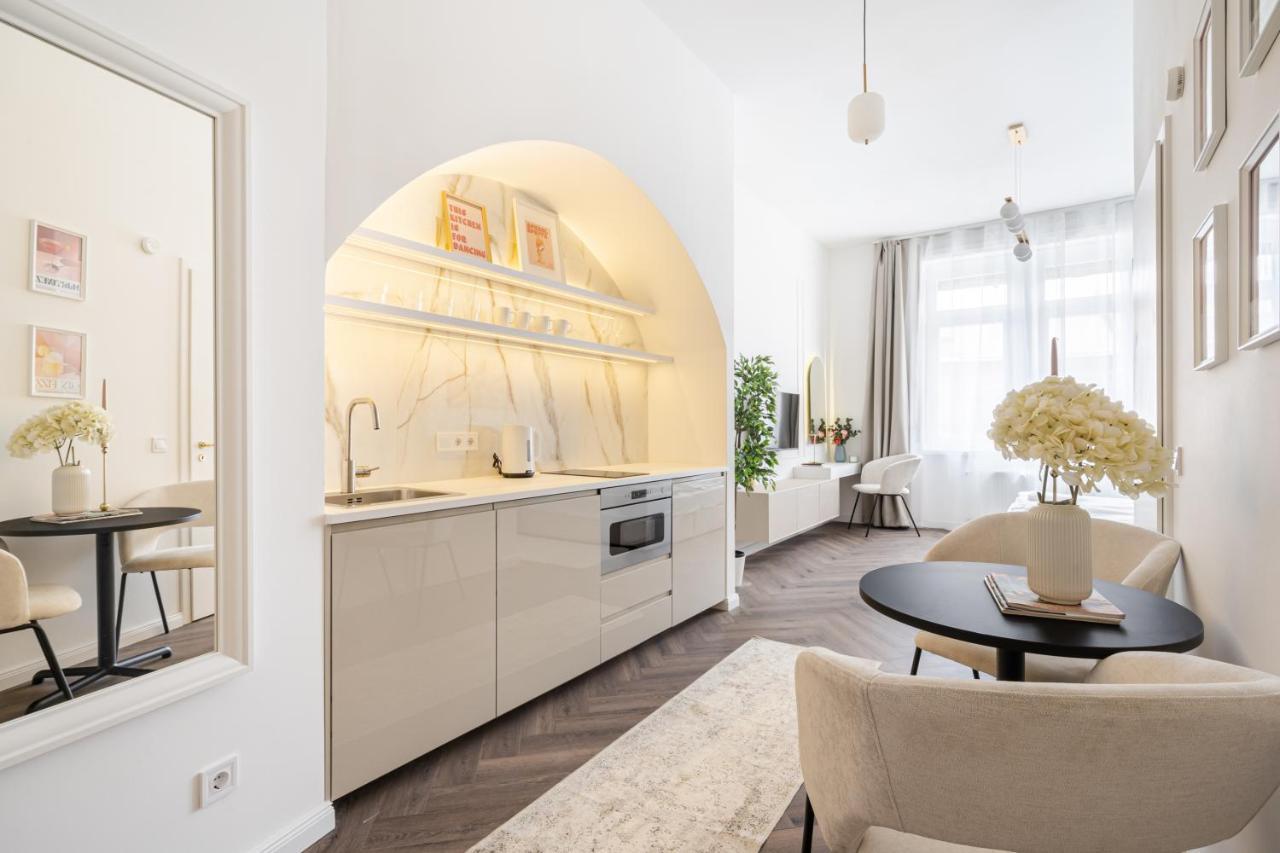 E13 - Grand Boulevard Heritage Suite - Best Location By Bqa Budapeszt Zewnętrze zdjęcie