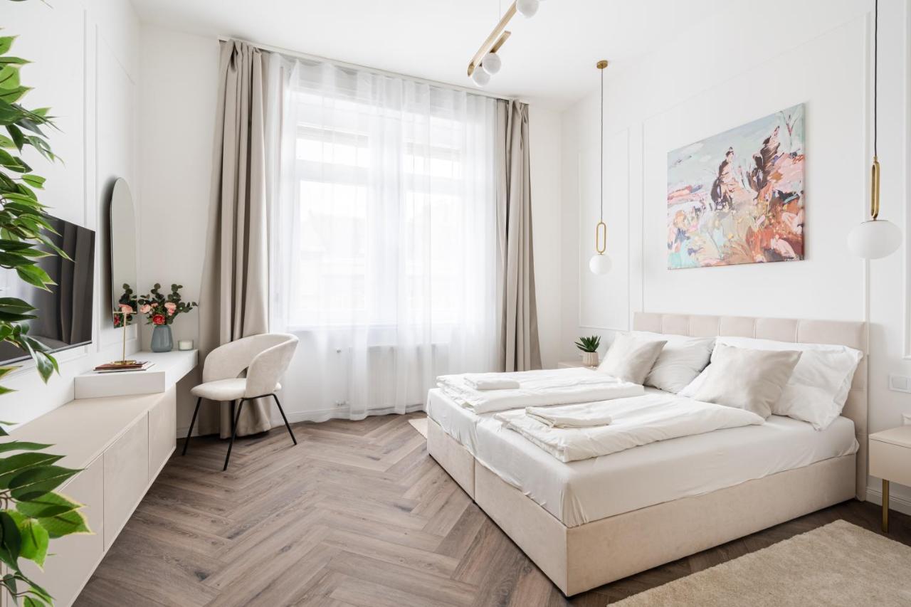 E13 - Grand Boulevard Heritage Suite - Best Location By Bqa Budapeszt Zewnętrze zdjęcie