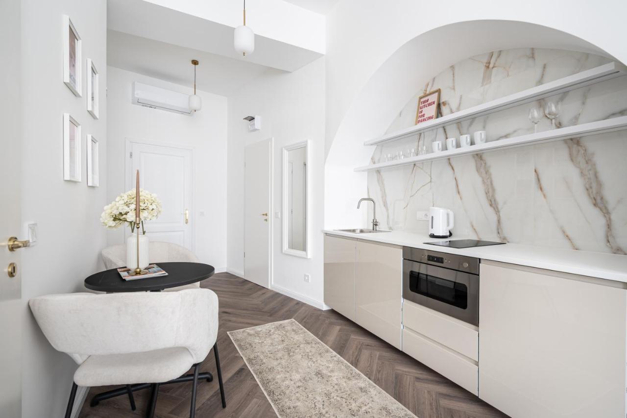 E13 - Grand Boulevard Heritage Suite - Best Location By Bqa Budapeszt Zewnętrze zdjęcie