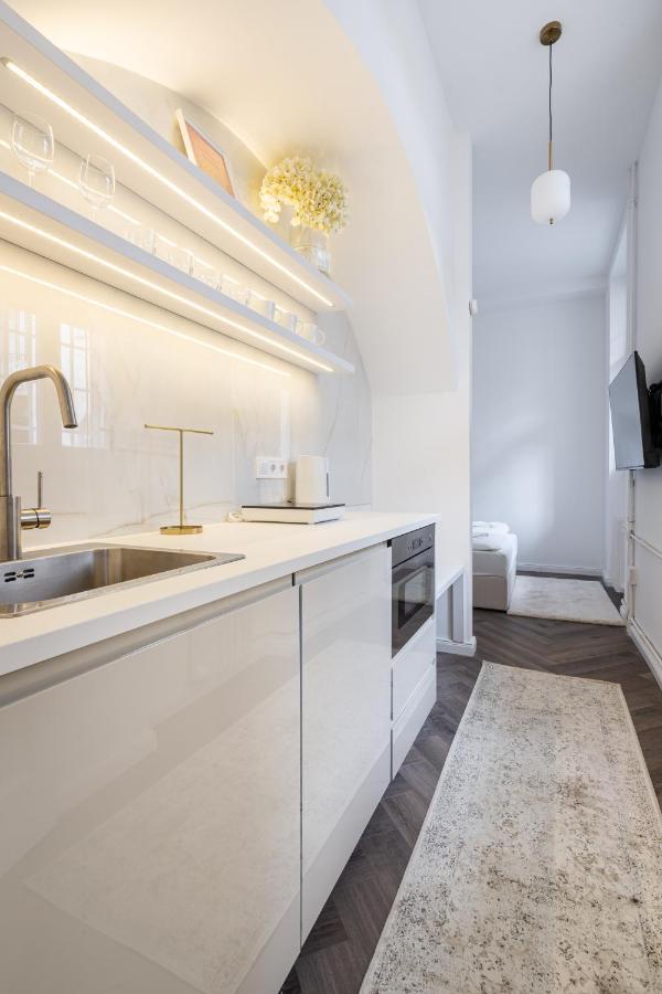 E13 - Grand Boulevard Heritage Suite - Best Location By Bqa Budapeszt Zewnętrze zdjęcie